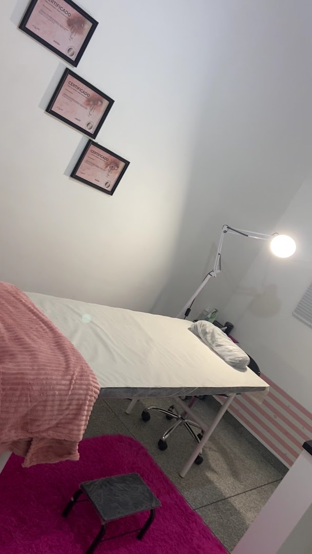 Sala de estética do Stilo Hair, com maca preparada para o atendimento